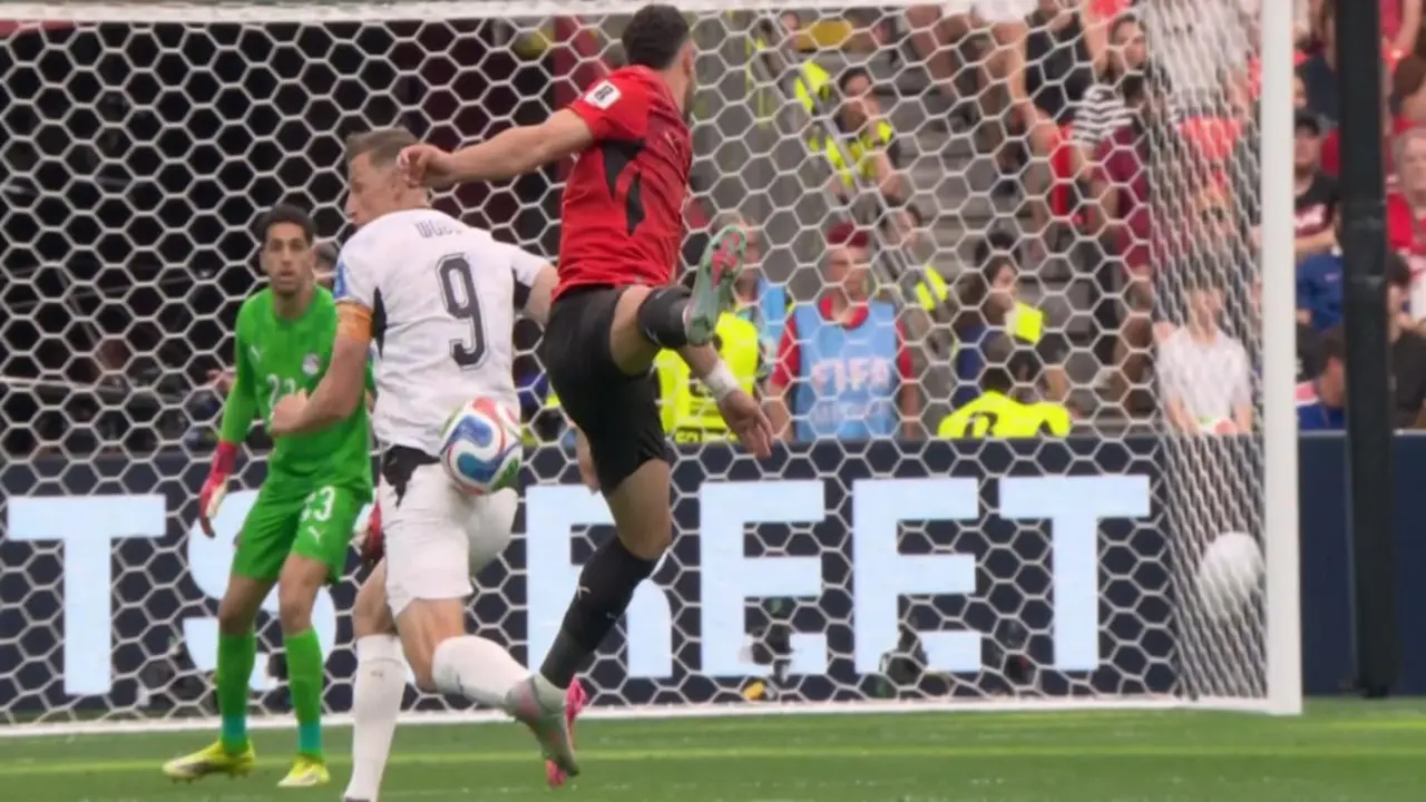 كروكومب يتألق ويمنع منتخب مصر من التعادل أمام نيوزيلندا بعد 30 دقيقة